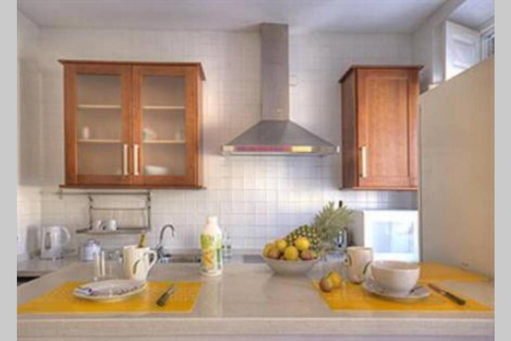 Main Central Station Apartment Валенсия Экстерьер фото